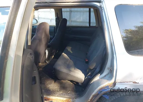 2002 Dodge Durango Sport from USA, damaged, VIN 1B4HS38N02F144983